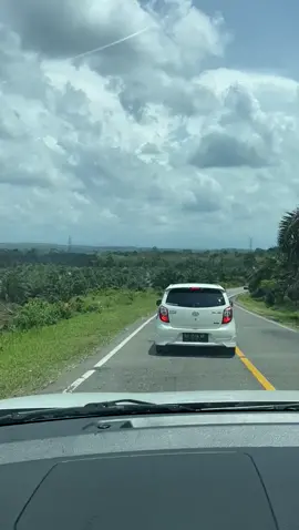 View lainnya yg di suguhkan oleh Lintas Tengah Bangko-Bungo Jambi #roadtripbekasisolok #lintastengahsumatera #pulangkampuang #solodriving #lebaran2023 #mudik2023 #anakrantau #fypシ #minang 