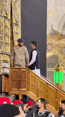 🇵🇰Pakistanis protocol in #kaaba #mecca #makkah #travelwithhusnain 