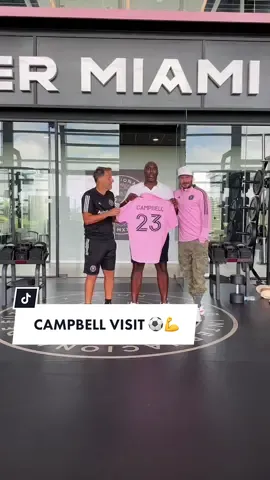 A visit from #SolCampbell ⚽️🏴󠁧󠁢󠁥󠁮󠁧󠁿 #MLS #Gameday #soccertiktok #sports #fun #passion #MajorLeagueSoccer #InterMiamiCF #IMCF #goal #training #davidbeckham #football #futbol 
