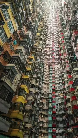 The most crowded place in Hong Kong,A beautiful city is not only prosperous, but also has many people running for prosperity.