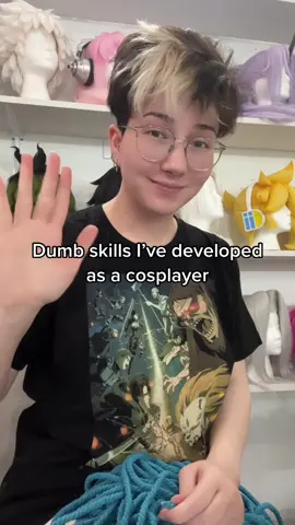 DON’T do as I do, use tools, keep your nerve endings kids 😎👉👉 #cosplay #cosplayer #cosplayturorial #hotglue #crafting #cosplaycrafting #cosplaybuild 