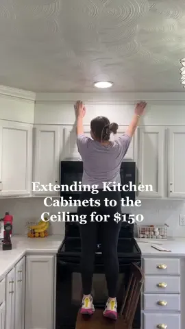 Replying to @annaparker21 no more dusting on top of the cabinets 🙌🏻  #kitchendesign #diyproject #diykitchenmakeover #kitchenrenoinprogress #diyprojectsathome #kitchencabinets #KitchenHacks #diykitchenreno #budgetfriendlydiy #budgetfriendlykitchen 