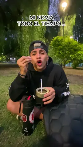 Pov: Tenes novia… 😂✌🏻 Insta: EzequielPerez001 🏄🏻 #humor #comedia #novios #parejas 