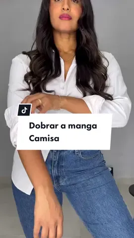 Tenta aí AGORA e me conta se deu certo.  Tudo tem um jeitinho🍃 começando a segunda com essa dica de ouro. ✅SALVA e me siga para mais dicas 🤍👏🏽 #truquedeestilo #dicasdeestilo #dicasdemoda #camisabrancafeminina #camisafeminina 