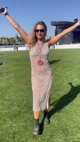 What inspired your festival ‘fit? Some of our fave looks from Weekend 1 🌴🎡🌵What are you wearing for Weekend 2?  #nastygalsdoitbetter #fyp #outfits #festival #westernfashion #cowboybootsoutfits 