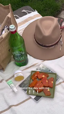 Days by the lake🐚🫶🏻 #daily #DailyRoutine #routineaesthetic #pinterestaesthetic #coastal #lakevibes #outfitoftheday #routines #Lifestyle #denim #djerfavenue #OOTD #lakelife #coastalcowgirl 