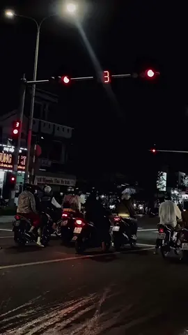 Nhìn lại mới thấy bên anh chỉ còn có em thôi ☺️ #music #tamtrang #choanhquayve #fyp #trending #xuhuong 