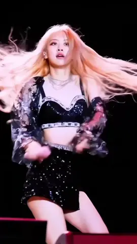 Chiếc fancam đưa tôi đến với chị ta🤍 Và đây là Rosé Coachella 2019 với những pha hất tóc làm nên thương hiệu 
