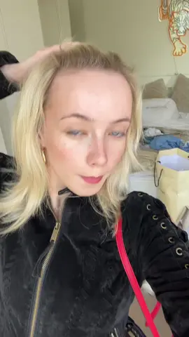 TW forehead jumpscare 