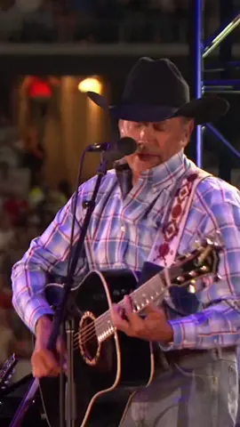 This performance at AT&T Stadium has us feeling #Unwound! #CountryMusic #GeorgeStrait #LiveMusic