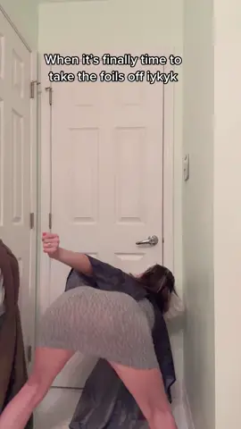 This is my last time bleaching my hair i think im gonna do auburn next #iykyk #haircolor #twerk 