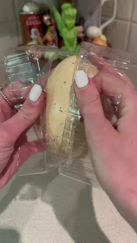 A late Easter Egg, what could be inside 🐣 or 🐰 ? #fyp #hatchingegg #surpriseegg #asmregg #asmrsounds #asmrtiktoks #surprisetoy #toysoftiktok #toytok #asmrsurprisetoy #asmrunboxing 