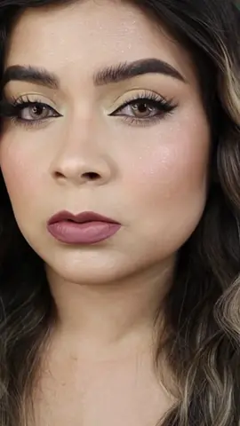 Maquillaje hermoso y facil para toda ocasiónes! 🫦🫦 vanilla makeup inspired! #maquillajetutorial #maquillajedeojos #maquillage #sombrasdeojos #makeuptutorial #maquillajetips #vanillagirl #benefitcosmetics #grupofrontera #fragil 