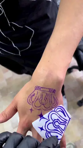 🌹⚽️Agenda abierta! ⚽️🌹 Tatuaje inspirado en el tattoo de #Kaiser  #kaiserbluelock #bluelock #kaiser #tatuajes #tatuajeschingones #tatuajesenfotos #tatuajesmexico #tattooideas #tattooart #freehandtattoo #freehand #cdmx #mexico #fútbol #futbolsoccer #Soccer #futbolero #gamerink #gamer4life #anime #animetattoo #razortattoo13 #razortattoo #tatuajesenfotos_ink #tatuadoresmexicanos #tattooed #bluelockmanga #futbollife 