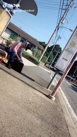 オナラをしただけでブチギレて来るおじさんが話題に…#めっちゃ面白い動画 #おもしろ動画おすすめ #爆笑する面白い動画 