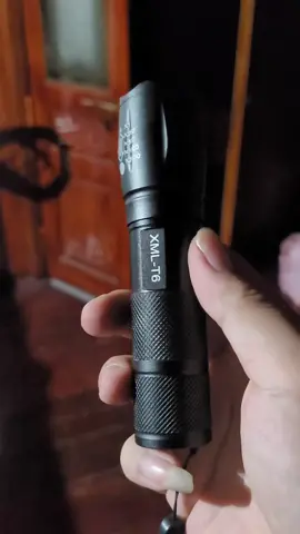 Đèn Pin Cầm Tay Mini T6 Nhỏ Gọn Sáng Tiện Lợi Bằng Kim Loại . Full phụ kiện !! #qstarshop #qstar #tiktokshop #denpin #denpinmini #denpinminisieusang #dent6 #