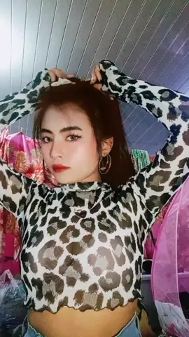 #လက်ကျိုးနေတာလား🙄အသဲပေးသွား😒 #မြင်ရင်အကောင်ပဲကွ #မျက်လုံးလေးလှလို့🥰🥰🥰 