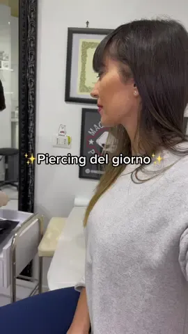 @MACEDONIA PIERCING Piercing del giorno🤙🏼Labret✨ #piercing #italianpiercer #macedoniapiercing #labretpeircing #piercingstudio #perteeee 