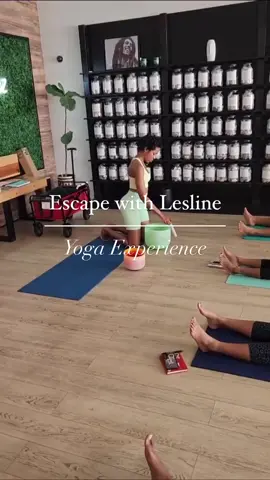 Whats a yoga experience with me like? Listen here. #yoga #yogateachersoftiktok #yogateacher #orlandoyoga #thingstodoorlando #beginneryoga 