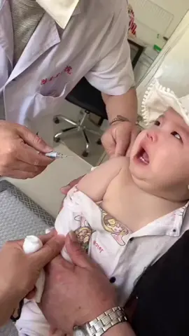 #vaccine #vaccibaby #cry #baby 