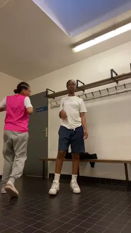 encore nous, toujours au même endroit🤭🤭🤭🤭 #fyp #trend #afro #dance #duo #besti 