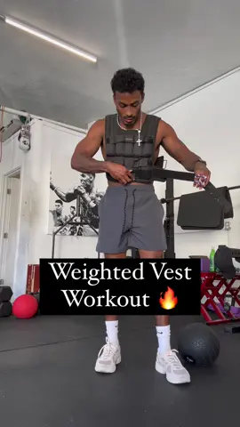 Weighted vest workout 🔥 give it a try. Share & Save #fy #fyp #boxingtraining #boxingdrills #workoutplan #workoutroutine #GymTok 