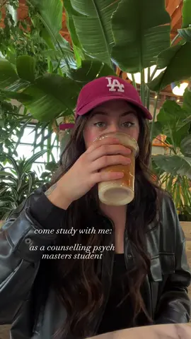a cozy wednesday study sesh as I write a literature review on outpatient treatment options for ED’s 🤍🪴  #macp #mastersdegree #therapy #student #gradschool #macpstudent #therapist #study #school #Vlog 