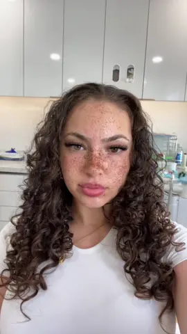Hmmmm i think ill look cute with a few more freckles 