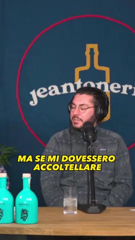 UN TUFFO IN ANTARTIDE ❄️🏊🏼‍♂️ È successo anche questo lungo la Panamericana, l’ultimo grande viaggio di ItalianYes, Co-Founder di @sivola.it , ospite di Jeantoneria nell’EP.26 👖🍸 [link in bio per l’episodio completo]  #jeantoneria #podcast #podcastitalia #sivola #travel #traveltiktok #italianyes #viaggio #perte 
