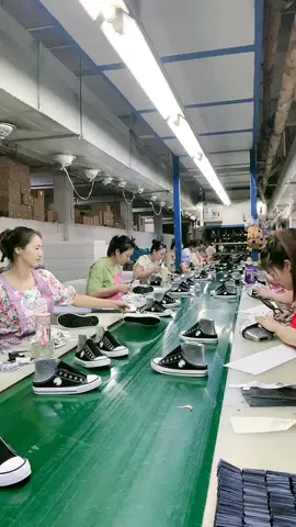 Xưởng sản xuất giày dép không qua trung gian #giaydep #giày #giaysneaker  #fyp #xuhuong2023 