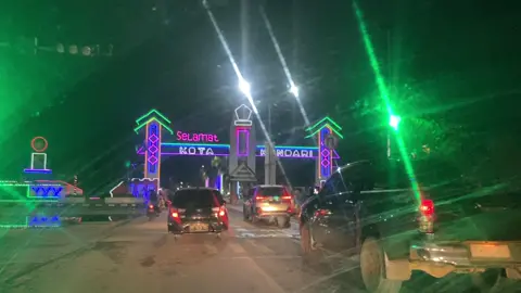 Selamat datang di kendari gais #iphone #iphonesia #km2c #viraltiktok #tiktokviral #tiktok #fypシ゚viral #fypシ #videoperjalanan #indonesia #jalanmalam #storymalamhari #storywavibesmalam #mentahanmalamhari 