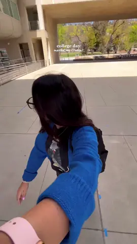 College day as a marketing student ❤️ #college #collegeday #collegedayinmylife #collegelife #collegegotmelike #marketingstudent #marketingmajor #senioryear #springsemester #spring #collegestudent #college101 #commuter #commutetocollege #collegecommuter 