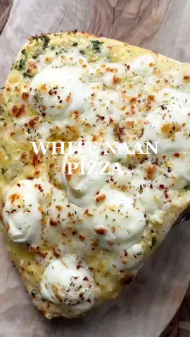 White Naan Pizza 🔥🔥🔥 #whitenaanpizza #naanpizza #traderjoeshack #traderjoesfoodreviews #kelseysfoodreviews 
