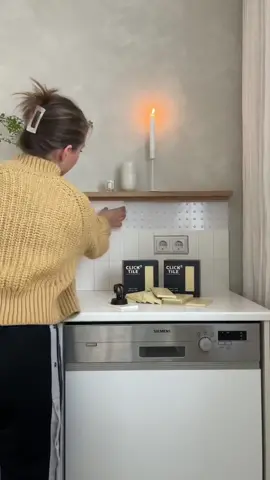 How crazy is the fact that I can change my kitchen tiles? 😱😍 Renter friendly tiles are from Click‘n Tile 🏷️