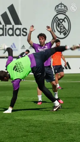 🤸 @Thibaut Courtois 🤸 #RealMadrid #Courtois #Funny #behindthescenes 