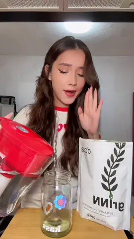 Wuenas tardes! Bastante buena la bella bebida de @EM nutricióny nos ayuda en la pancita ❤️ Ya vi que tienen varios sabores de este mix de verduras  verdes 🥦🍏🍐 (el de piña 🍍 10/10) 