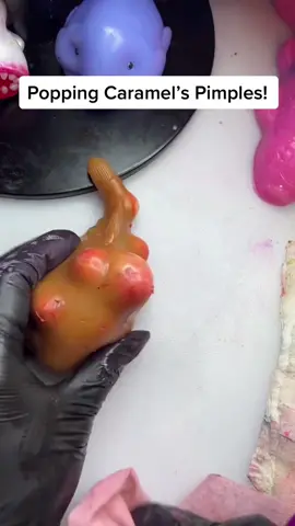 #CapCut Popping Caramels Mochi Pimples! #themochipimplepopper #lynsismochipimplepops #mochipimplepops #pimplepopping #visualasmrtriggers #visualasmrbylynsi #mochipimples #mochipimplepoppingbylynsi #oddlysatifying #relaxing #fyp #foryou #foryoupage 