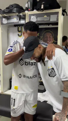 A emoção de encontrar o maior ídolo. 🥲