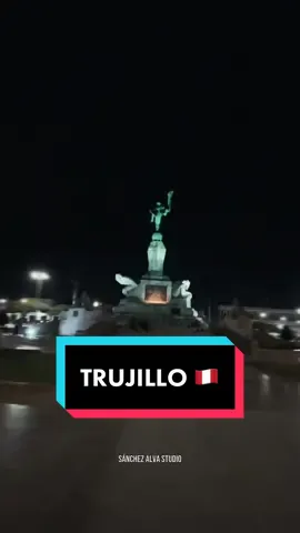 Recorriendo las calles de Trujillo 🇵🇪 #trujillo #trujilloperu #parati #cinematic #viral #cinematic #hyperlapse #shotoniphone #peru #fyp #timelapse 