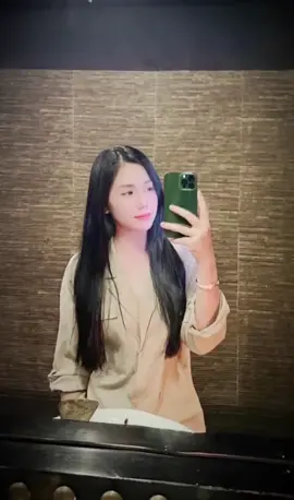 1 mình ôm trọn cả thế giới trong tay 😎