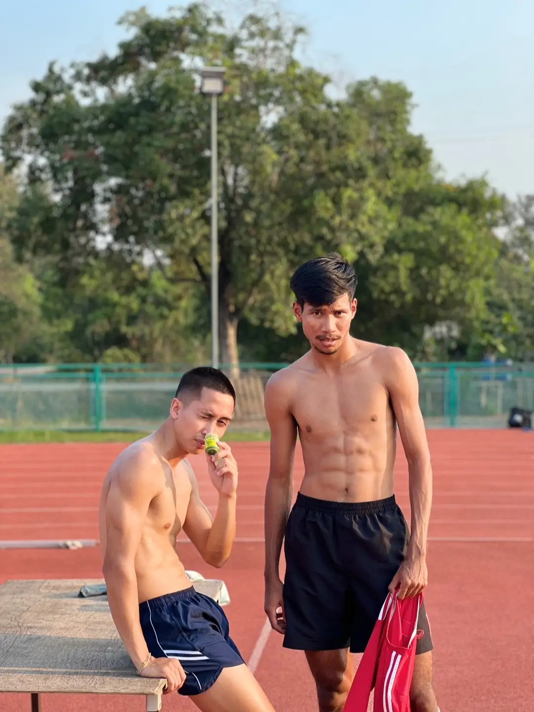 ฝากเชียร์พวกผม2คนด้วยนะครับซีเกมส์กัมพูชา @JHA.DOK  #พลังทีมชาติ #นักกีฬากระโดดสูง 