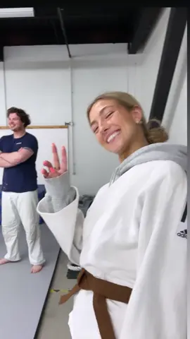 Always on the mats with the beautiful judo girlies 🌷 love you guys. So great to work with great friends! #judoka #judogirls #training #team #throw #dojo #sensei #coach 