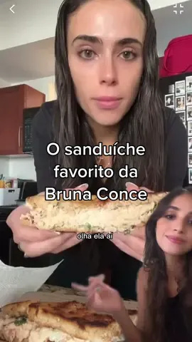 Fiz o sanduíche favorito da Bruna Conce diva ! Sabe muito, bruna, eu amei 🤝🥪❤️ Receita de sanduíche de atum temperadinho no pão tostado (fiz vegetariano) @bruna.concebr  Ingredientes - Atum (usei vegetal) - Maionese - Sal, pimenta do reino, pimenta caiena, páprica, alho e ervas desidratadas - Um pouco de cebola e coentro fresco - Pão de forma - Manteiga - Opcional: abacate #receita #sanduiche #atum #brunaconce #tiktokreceita #sanduichenatural 