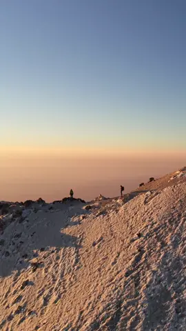Volcano at sunrise 🌄 Credit 📸 - ig @josemostajo #nature #camping #Outdoors #adventure #wilderness #Hiking #explore #wanderlust #campinglife #outdoorlife #fyp #camperscorner 