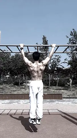 Outdoor workout. Credit: Unknown name. #explosivetraining #onthisday 