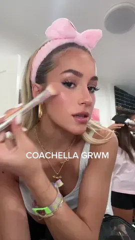 Day 1 EEEEK #coachella2023 #grwm 🫶🏼🎡🌴💿
