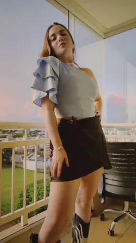 esse look com essa bota 🩵 cropped cecilia e saia heloisa (site: ppblue.com.br) #fashion #outfit #fashiontiktok 