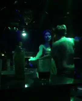 Vồ vừa thôi bạn ơi. Tôi hết tiền rồi 😢😢 #xuhuong #nhạcbayphòng #gaixinhtiktok 