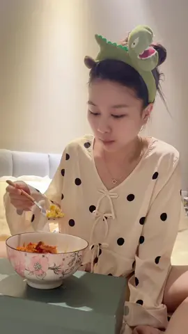 Hnay em live bên njck này nhaaa các chịiiiii #hoabenhomoonlook 