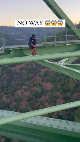 This looks terrifying 😱 (via gio_masters/IG) #skydive #skydiving #heights #terrifying
